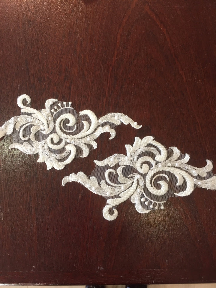 T 753 - €25.50 per pair