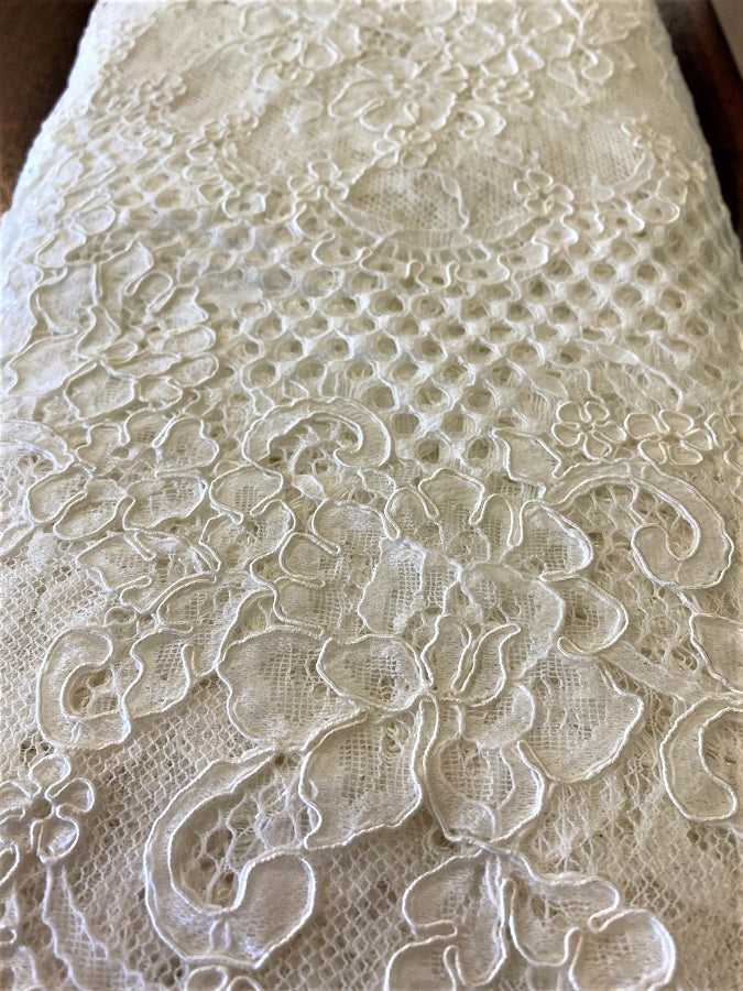 MB-LA7012 - €70 per metre
