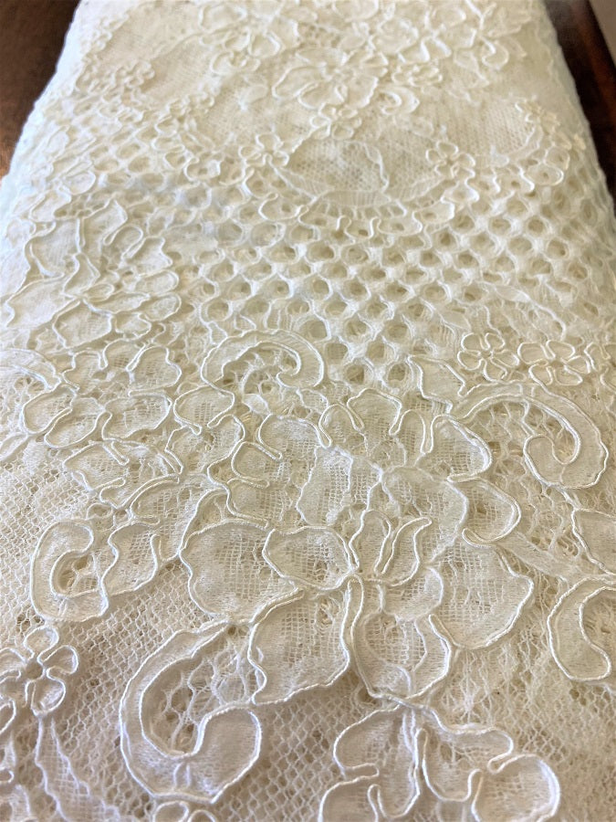 MB-LA9011 - €140 per metre